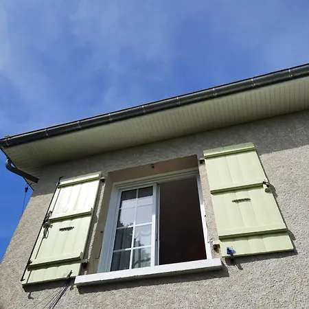 Отель Maison Isolee Bord De Riviere Ariege Bordes-Uchentein